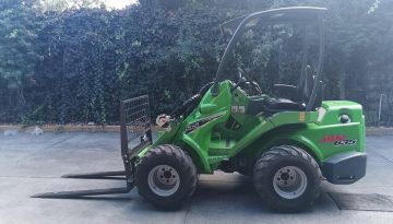 large-minicargador-avant-635-11